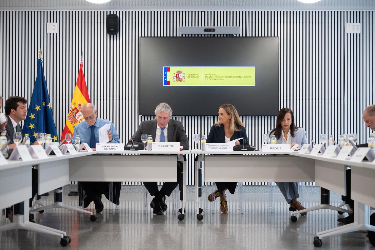 SSumelzo's tweet photo. 🇪🇸🇵🇪 Participo en el Patronato de la @Espana_Peru donde empresas, universidades e instituciones trabajamos para consolidar la relación estratégica bilateral. 
Más de 500 empresas españolas trabajan en Perú, consolidando a España como uno de los principales inversores del país. https://t.co/WILIev7r0d