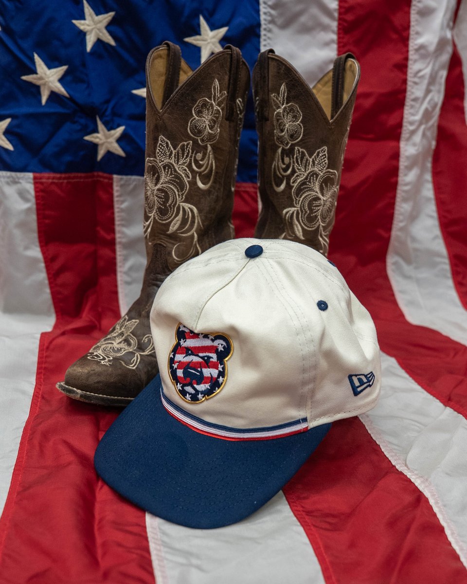 IowaCubs's tweet photo. We've just got three things to say: God bless our troops. God bless America. And the New Era 4th of July hats are now on sale!

🛍️: https://t.co/dYjwlUWaQk https://t.co/PtOwRombHb