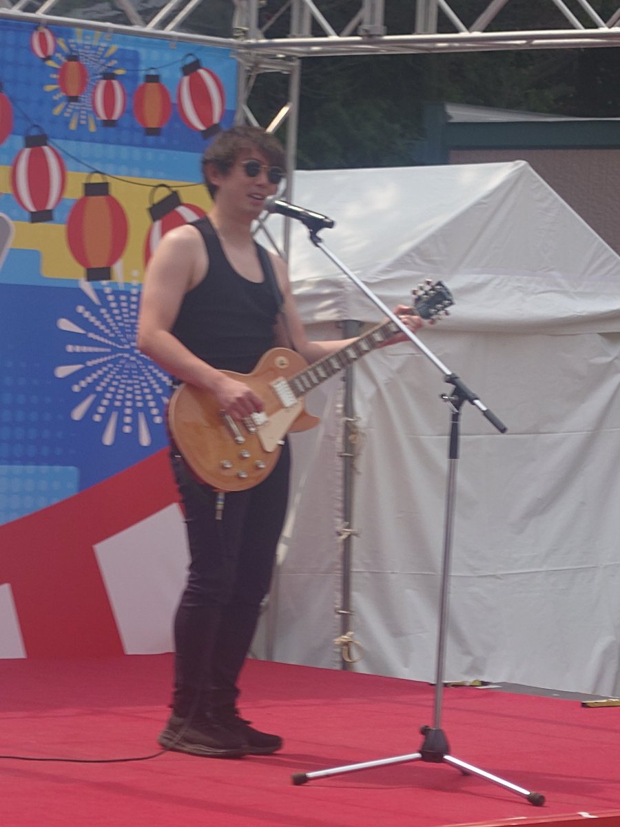 hokuto_kxwf's tweet photo. #ドキドキFOODパーク2026
#stvradio
お昼からの司会は
久しぶりのラジオイベント出演の
佐藤さん❗
Driving18も担当していた❗
演奏聴くのもチカホのクリスマス以来
岡本さんとの2ショット撮らせれ貰えた❗ https://t.co/ch2kMcmD1I