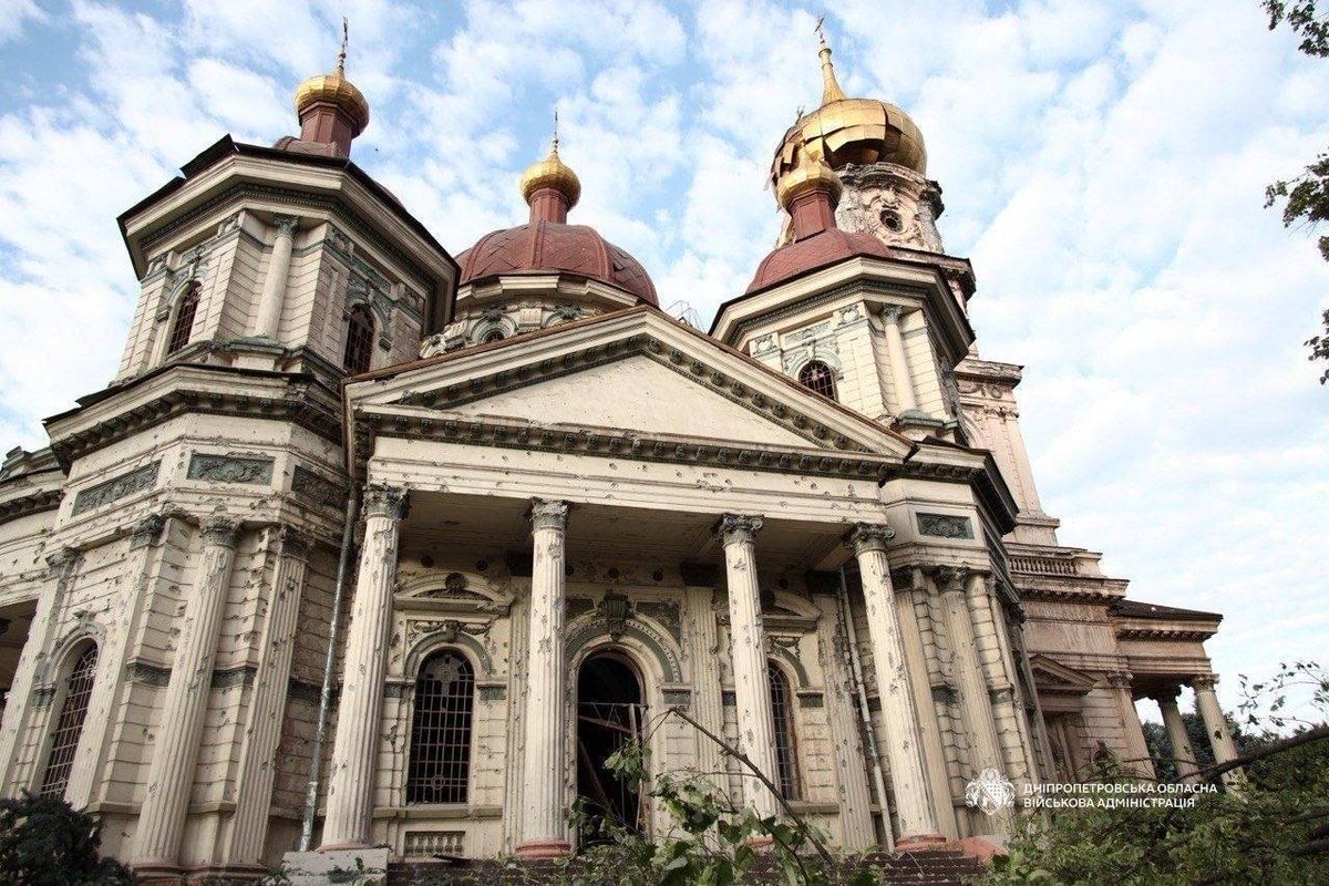 ESumsina's tweet photo. Наслідки нічної ворожої атаки на Дніпро
#Dnipro #Дніпро #ніч #атака #дніпропертовцина #памятка #культура #знищення #обстріл #пожежа #атака #сум https://t.co/OIUm3Qm68N