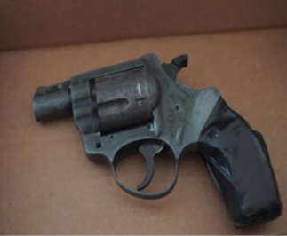 IMPDnews's tweet photo. 𝐈𝐂𝐆𝐓𝐅 𝐀𝐫𝐫𝐞𝐬𝐭𝐬 𝐓𝐰𝐨 𝐉𝐮𝐯𝐞𝐧𝐢𝐥𝐞𝐬 𝐀𝐟𝐭𝐞𝐫 𝐅𝐨𝐨𝐭 𝐏𝐮𝐫𝐬𝐮𝐢𝐭 𝐚𝐧𝐝 𝐑𝐞𝐜𝐨𝐯𝐞𝐫𝐲 𝐨𝐟 𝐒𝐭𝐨𝐥𝐞𝐧 𝐅𝐢𝐫𝐞𝐚𝐫𝐦

On Monday, June 8, 2026, detectives assigned to the Indiana Crime Guns Task Force (ICGTF) conducted an investigation in the 3600 block of Newgate Lane. Detectives had received information that a juvenile male was possibly in possession of multiple firearms and was believed to have been involved with a recent shots fired incident. Detectives obtained a search warrant for the residence, but before the warrant could be served, the juvenile left the residence with a handgun tucked in his front waistband. He was accompanied by another juvenile.

Detectives attempted to stop the teens near E 38th Street and N Mitthoefer Avenue, but both refused officers’ commands and fled on foot. They were quickly apprehended after a short foot chase. The original juvenile suspect was armed with a loaded handgun when he was taken into custody. The gun was later confirmed to be stolen.

Detectives then executed the search warrant back at the house, and located two additional handguns, a small amount of narcotics, handgun magazines, and ammunition.

The juvenile suspect was arrested for Resisting Law Enforcement Causing Injury and Dangerous Possession of a Firearm. The accompanying juvenile was arrested for Resisting Law Enforcement.

The Marion County Prosecutor’s Office (MCPO) will make the final charging decisions. As with any person arrested, both suspects are presumed innocent unless and until proven guilty in a court of law.

Case: IP260045082

𝑇ℎ𝑖𝑠 𝑐𝑎𝑠𝑒 𝑤𝑎𝑠 𝑏𝑟𝑜𝑢𝑔ℎ𝑡 𝑎𝑠 𝑝𝑎𝑟𝑡 𝑜𝑓 𝑡ℎ𝑒 𝐼𝑛𝑑𝑖𝑎𝑛𝑎 𝐶𝑟𝑖𝑚𝑒 𝐺𝑢𝑛𝑠 𝑇𝑎𝑠𝑘 𝐹𝑜𝑟𝑐𝑒 (𝐼𝐶𝐺𝑇𝐹). 𝐼𝐶𝐺𝑇𝐹 𝑖𝑠 𝑎 𝑝𝑎𝑟𝑡𝑛𝑒𝑟𝑠ℎ𝑖𝑝 𝑜𝑓 𝑙𝑎𝑤 𝑒𝑛𝑓𝑜𝑟𝑐𝑒𝑚𝑒𝑛𝑡 𝑜𝑓𝑓𝑖𝑐𝑒𝑟𝑠 𝑎𝑛𝑑 𝑎𝑛𝑎𝑙𝑦𝑠𝑡𝑠 𝑓𝑟𝑜𝑚 𝑠𝑒𝑣𝑒𝑟𝑎𝑙 𝑐𝑒𝑛𝑡𝑟𝑎𝑙 𝐼𝑛𝑑𝑖𝑎𝑛𝑎 𝑙𝑎𝑤 𝑒𝑛𝑓𝑜𝑟𝑐𝑒𝑚𝑒𝑛𝑡 𝑎𝑔𝑒𝑛𝑐𝑖𝑒𝑠 𝑖𝑛 𝑀𝑎𝑟𝑖𝑜𝑛, 𝐵𝑜𝑜𝑛𝑒, 𝐻𝑎𝑚𝑖𝑙𝑡𝑜𝑛, 𝐻𝑒𝑛𝑑𝑟𝑖𝑐𝑘𝑠, 𝐿𝑎𝑘𝑒, 𝑎𝑛𝑑 𝐴𝑙𝑙𝑒𝑛 𝑐𝑜𝑢𝑛𝑡𝑖𝑒𝑠. 𝐼𝑛 𝑐𝑜𝑜𝑝𝑒𝑟𝑎𝑡𝑖𝑜𝑛 𝑤𝑖𝑡ℎ 𝑠𝑡𝑎𝑡𝑒, 𝑙𝑜𝑐𝑎𝑙, 𝑎𝑛𝑑 𝑓𝑒𝑑𝑒𝑟𝑎𝑙 𝑝𝑎𝑟𝑡𝑛𝑒𝑟𝑠, 𝐼𝐶𝐺𝑇𝐹 𝑐𝑜𝑙𝑙𝑎𝑏𝑜𝑟𝑎𝑡𝑒𝑠 𝑡𝑜 𝑎𝑑𝑑𝑟𝑒𝑠𝑠 𝑣𝑖𝑜𝑙𝑒𝑛𝑡 𝑐𝑟𝑖𝑚𝑒 𝑡ℎ𝑟𝑜𝑢𝑔ℎ 𝑎 𝑐𝑜𝑚𝑝𝑟𝑒ℎ𝑒𝑛𝑠𝑖𝑣𝑒 𝑠𝑡𝑟𝑎𝑡𝑒𝑔𝑦 𝑖𝑛𝑐𝑙𝑢𝑑𝑖𝑛𝑔 𝑖𝑛𝑛𝑜𝑣𝑎𝑡𝑖𝑣𝑒 𝑎𝑝𝑝𝑟𝑜𝑎𝑐ℎ𝑒𝑠 𝑡𝑜 𝑙𝑜𝑐𝑎𝑡𝑖𝑛𝑔 𝑠𝑢𝑠𝑝𝑒𝑐𝑡𝑠 𝑎𝑛𝑑 𝑒𝑣𝑖𝑑𝑒𝑛𝑐𝑒 𝑟𝑒𝑙𝑎𝑡𝑒𝑑 𝑡𝑜 𝑣𝑖𝑜𝑙𝑒𝑛𝑡 𝑐𝑟𝑖𝑚𝑒𝑠 𝑎𝑛𝑑 𝑖𝑙𝑙𝑒𝑔𝑎𝑙 𝑝𝑜𝑠𝑠𝑒𝑠𝑠𝑖𝑜𝑛 𝑜𝑓 𝑓𝑖𝑟𝑒𝑎𝑟𝑚𝑠.