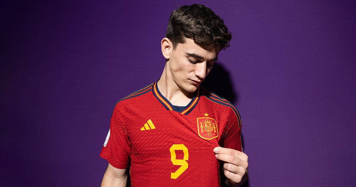 juanblaugrana's tweet photo. A ver si os enteráis: el 9 de España siempre juega. https://t.co/jnaaOkZZKR