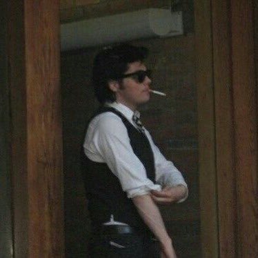 Boyfriend Gerard Daily tweet media