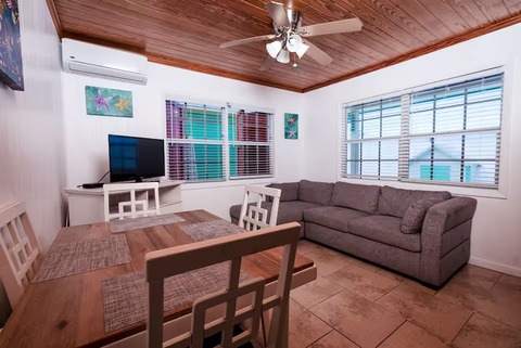 HarboursideB's tweet photo. Think all Bahamas stays are the same? 

Think again. Harborside Bahamas offers spacious one, two, and three-bedroom villas designed for comfort and convenience. 

To book this home, visit our website.
https://t.co/Pnl1FokP99

#SpanishWellsBahamas #VisitSpanishWells https://t.co/a2ACshiJrR