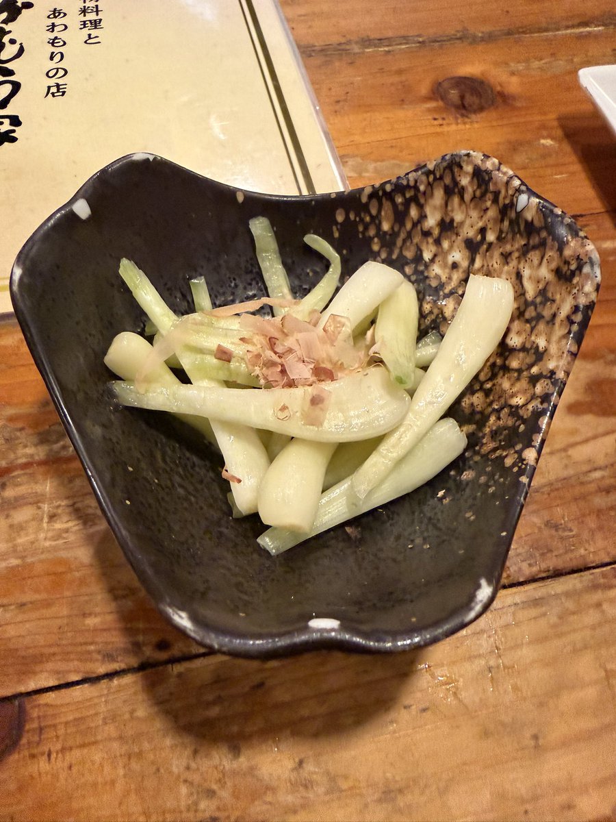 TYOITB's tweet photo. 那覇市 なかむら家
オリオン飲んで、島らっきょうつまんで、ミーバイ(ハタ)の刺身とゴーヤ。
お腹一杯でホテルに帰って即寝落ち。笑 https://t.co/s9PUClK0YL
