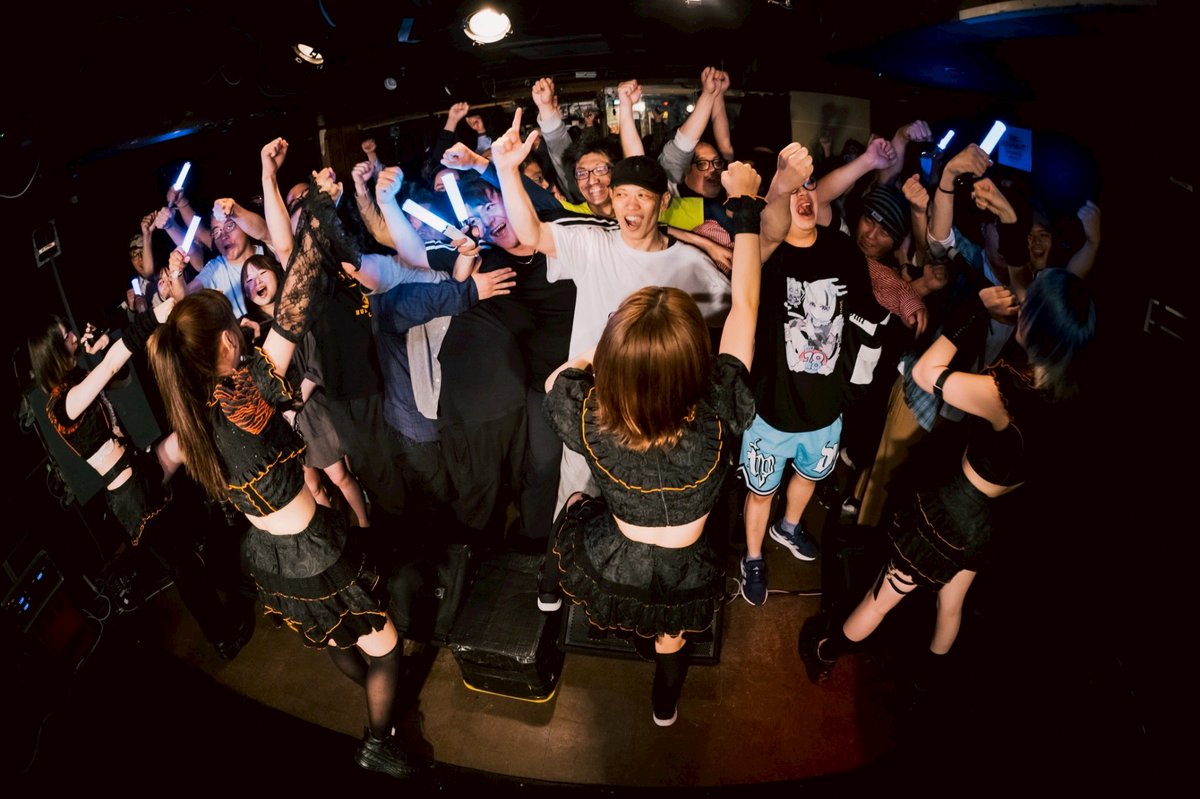 silentnoise_gmg's tweet photo. ▛▝▝▝▝▝▝▝▝▝▝▝▝▝▝▝▝▝▝▝▝ ▜

              2026.6.15(月)

            SiLENT←NOiSE
RAD SERiES LiVE HOUSE TOUR
                「武者修行」 
 
                @ Party'z

▙ ▖▖▖▖▖▖▖▖▖▖▖▖▖▖▖▖▖▖▖▖▟

CYCLONISTAさん、MORGICさん、
最高に熱いライブをありがとうございました🔥

名古屋の音楽シーンをぶち上げていけるよう、これからも切磋琢磨していきたいです！

一緒に最高になってくれたフロアの皆さんも
本当にありがとうございました！

いつだってサイノイは目の前にいるあなたを大切にしていきたいです。
サイノイ、いいじゃんやれるじゃんって、
そんなふうに思ってもらえるよう頑張ります。

次はいよいよツアーファイナル
6/26 RADHALLにてお待ちしてます。