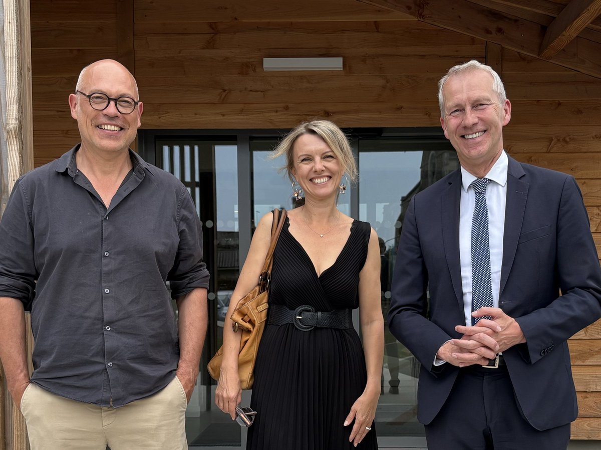 printempsPDL's tweet photo. Ce matin avec Aurélie Mézière, maire de Plessé et son adjoint Vincent Gaudin pour leur présenter notre Plan Santé pour les territoires. Avant une passionnante visite de la maison de santé ouverte récemment !

✅ des services publics de proximité pour répondre aux besoins des hbts https://t.co/nQMRoi660J