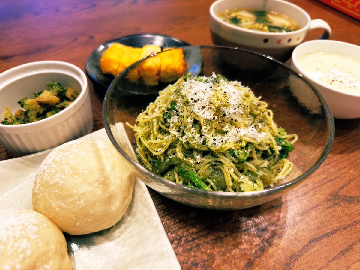 oni_koroshi3's tweet photo. ほたてとバジルの冷製パスタ
#ごま飯 https://t.co/tcQ9JYN8Hh