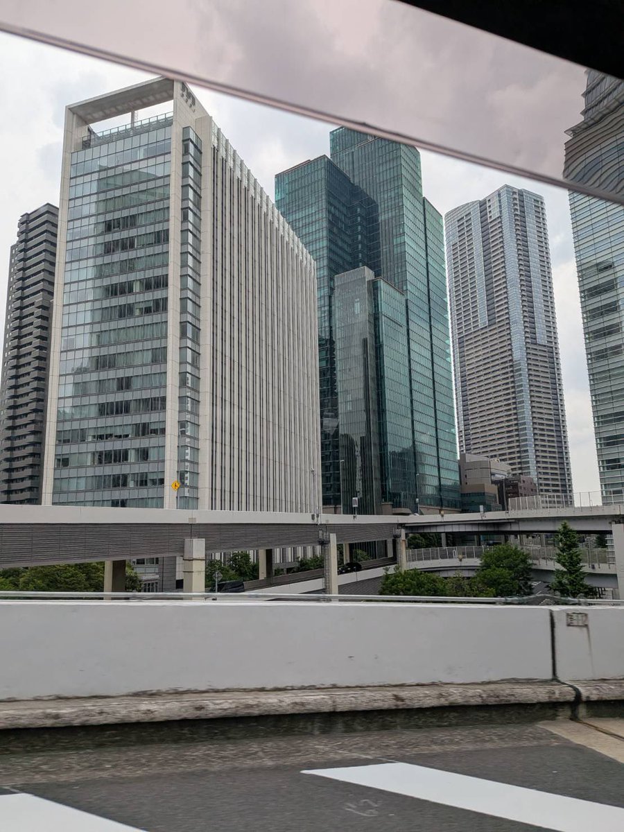 Inoue__1059's tweet photo. 東京に住んでた姉様が実家に完全帰還！

荷物運び等で運転マジでしんどかったです😵‍💫💦

でも、なんか面白くもあったのでまぁ〜いっか！笑

※写真は助手席に座ってた姉様が撮ったもの

 #ヤッサン #運転 #東京 #スカイツリー #国技館 https://t.co/cHQCUByChD