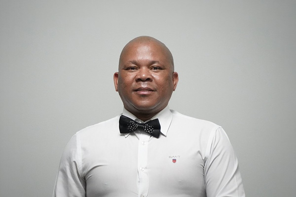 UFSweb's tweet photo. 𝗧𝗵𝗲 𝗨𝗻𝗶𝘃𝗲𝗿𝘀𝗶𝘁𝘆 𝗼𝗳 𝘁𝗵𝗲 𝗙𝗿𝗲𝗲 𝗦𝘁𝗮𝘁𝗲 (𝗨𝗙𝗦) 𝗽𝗿𝗼𝘂𝗱𝗹𝘆 𝗰𝗼𝗻𝗴𝗿𝗮𝘁𝘂𝗹𝗮𝘁𝗲𝘀 𝗟𝘄𝗮𝘇𝗶 𝗠𝗲𝘀𝘁𝗶𝗹𝗲, 𝗔𝘀𝘀𝗶𝘀𝘁𝗮𝗻𝘁 𝗗𝗶𝗿𝗲𝗰𝘁𝗼𝗿 𝗼𝗳 𝗟𝗶𝗯𝗿𝗮𝗿𝘆 𝗦𝗲𝗿𝘃𝗶𝗰𝗲𝘀, 𝗼𝗻 𝗵𝗶𝘀 𝗮𝗽𝗽𝗼𝗶𝗻𝘁𝗺𝗲𝗻𝘁 𝘁𝗼 𝘁𝗵𝗲 𝗡𝗮𝘁𝗶𝗼𝗻𝗮𝗹 𝗔𝗿𝗰𝗵𝗶𝘃𝗲𝘀 𝗔𝗱𝘃𝗶𝘀𝗼𝗿𝘆 𝗖𝗼𝘂𝗻𝗰𝗶𝗹 (𝗡𝗔𝗔𝗖).

The appointment reflects Mestile’s growing national influence within the archives and records management sector. It follows shortly after serving on the National Executive Committee of the South African Society of Archivists (SASA) in 2025.

His appointment positions him and the UFS at the forefront of advancing ethical governance, knowledge stewardship, and the preservation of South Africa’s documentary heritage for future generations.

Read more: https://t.co/wuC4s3Lsng 

#UniversityOfTheFreeState #KnowledgeStewardship #ResponsibleSocietalFutures