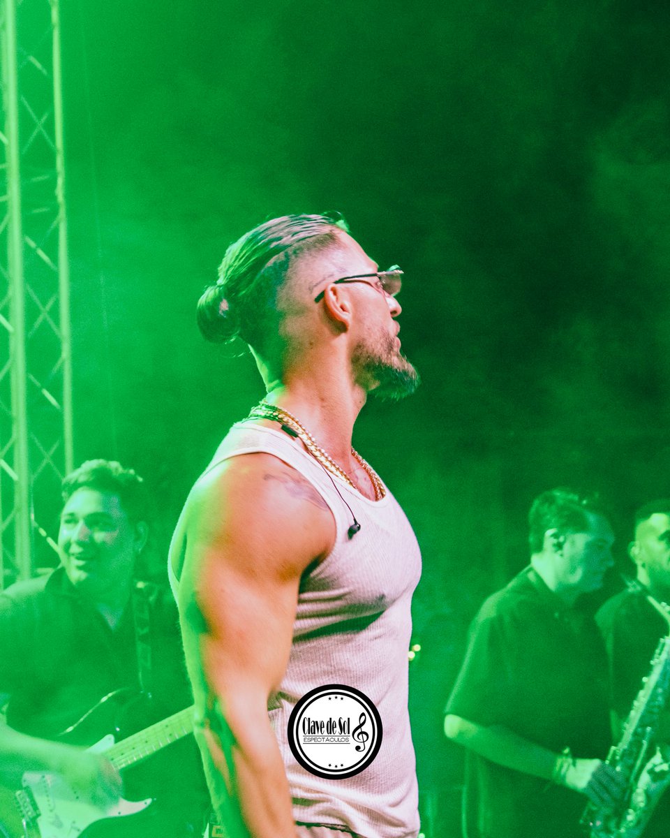 ClavedeSolAlm's tweet photo. 🔥 ¡Qué noche vivimos en Carboneras! 🔥

El sábado tuvimos el placer de contar con Nyno Vargas, y una vez más fue todo un éxito. 🎤✨

Gracias a todos los que llenasteis el recinto, cantasteis cada canción y nos acompañasteis en una noche inolvidable.
 
🙌🎶🎤🫶

@Ayto_Carboneras https://t.co/RQJz5TCK34