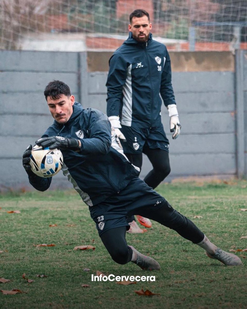 InfoCervecera_'s tweet photo. ⚔️ Quilmes lleva CUATRO VALLAS INVICTAS CONSECUTIVAS por primera vez en casi dos años

📊 Marinelli atajó los últimos tres partidos y Glellel ante Agropecuario

👀 No ocurría desde septiembre/octubre de 2024 (fueron seis en total) https://t.co/KoMkXtMskT