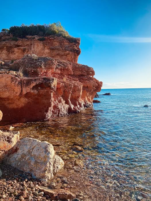 lampollaturisme's tweet photo. 🌊💙 La Mediterrània esculpida pel temps.

Descobreix la bellesa dels penya-segats de l’Ampolla.

Què fer l'Ampolla?  https://t.co/LRoh04Ajrt

#lAmpolla #DeltadelEbre #TerresdelEbre #CatalunyaExperience #inLOVEwithCatalonia #VilesMarineres 

@terresebretur @catexperience https://t.co/nWDQqbsYi7