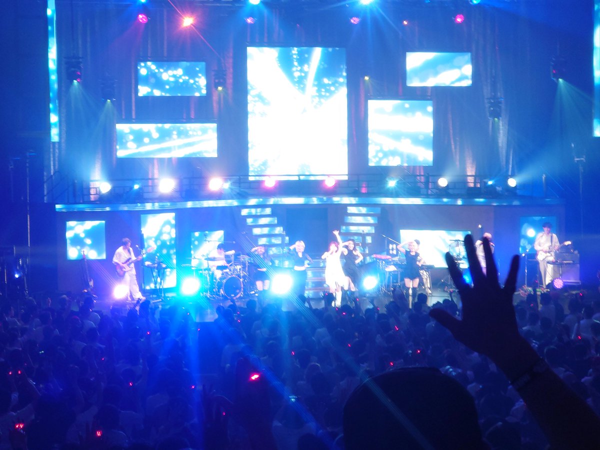 redglasses39's tweet photo. 我が地元にやってくるということで久々の参戦
彼女の持ち味を活かしたカッコよくて盛り上がる曲が増えて嬉しい
#アイナ・ジ・エンド
#アイナ大宮
#PICNIC https://t.co/K9oq9C0goo