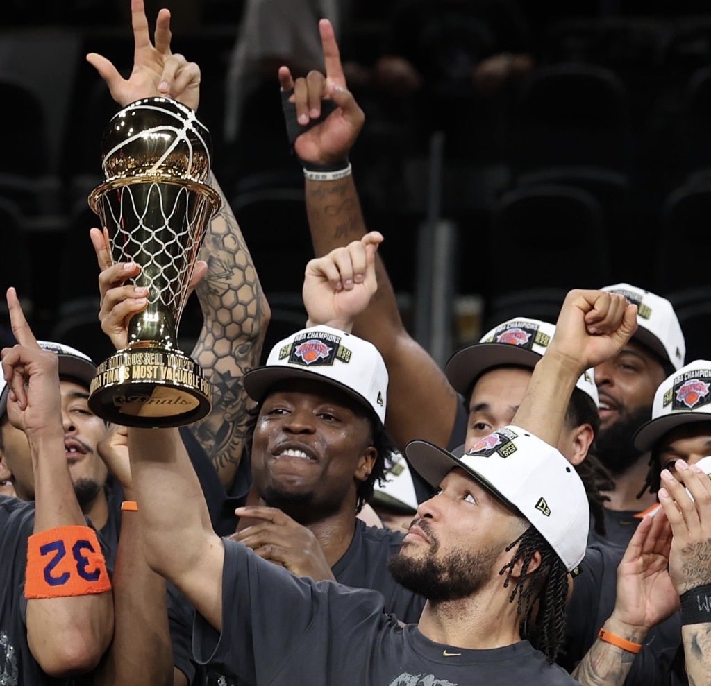 SleeperKnicks's tweet photo. Jalen Brunson’s NBA Finals:

more PPG than Curry (‘22), Jokić (‘23), SGA (‘25), Kobe (‘09), LeBron (‘12), Kawhi (‘19), Dirk (‘11)

more Steals per Game than Kawhi (‘19)

better 3P% than Kawhi (‘19), SGA (‘25), Curry (‘15 &amp; ‘17)

1A. 🧡💙💍🗽 https://t.co/nKHWWPvejG