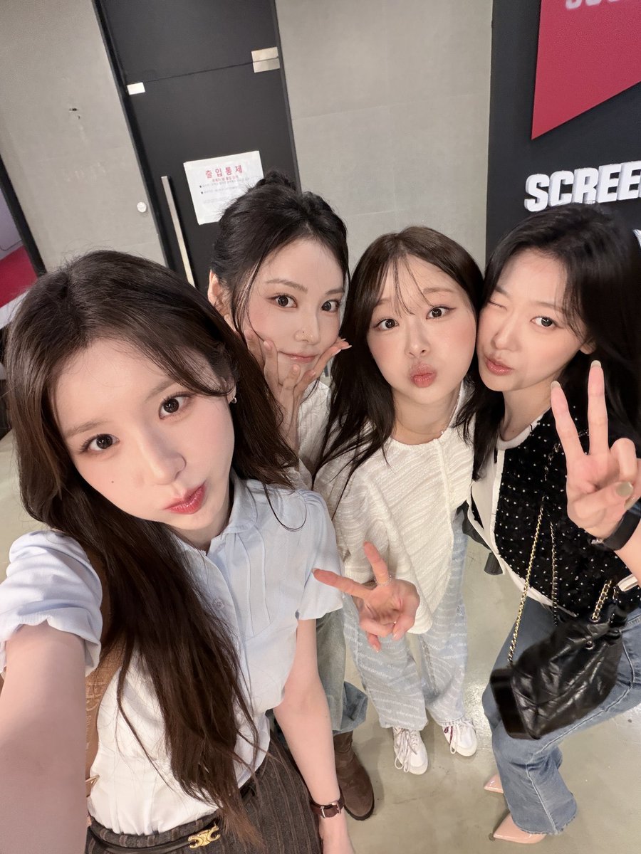 OuriiMing_'s tweet photo. 샵 같은 강쥐들 모임…🤍🥹 https://t.co/neSZzthwuC
