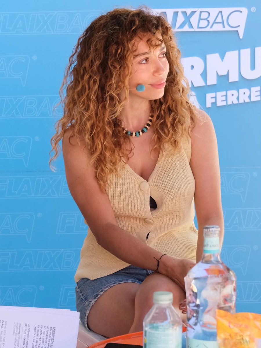 RoviraNews's tweet photo. 📸| Carol on the Flaixbac radio program ‘El Vermut de Llucià Ferrer’.
#CarolRovira #LaPromesa

Ig: vermutlluciaferrer https://t.co/5Vjcw8StaP
