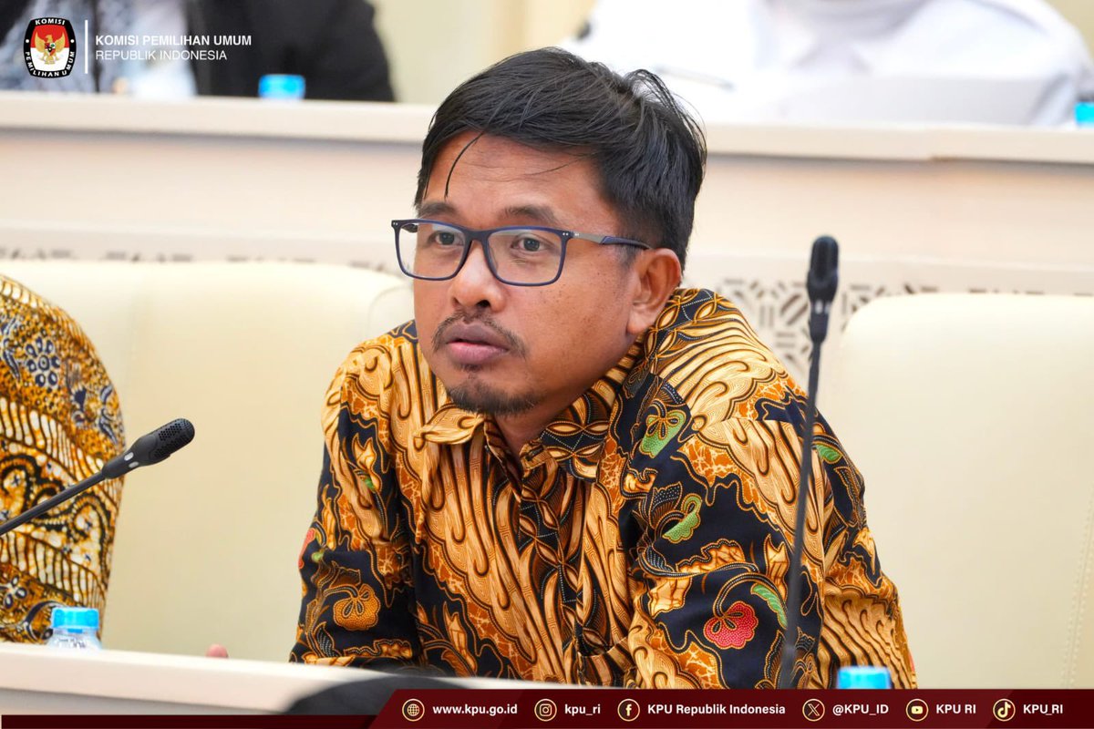 KPU_ID's tweet photo. Hal tersebut menjadi poin pertama kesimpulan Rapat Kerja dan Rapat Dengar Pendapat (RDP) KPU bersama Komisi II DPR dan Bawaslu, Senin (15/6/2026). https://t.co/OoqG6kKtSz