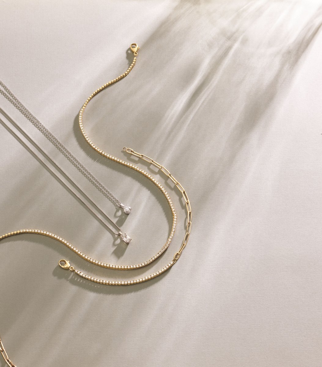 Gem_Classics's tweet photo. Discover the art of personal expression with custom jewelry designed just for you. At Gem Classics, every detail reflects your story. Visit our showroom or explore online to begin your one-of-a-kind creation. #CustomJewelry https://t.co/yL6qx47EEh https://t.co/5yapoEn8tB