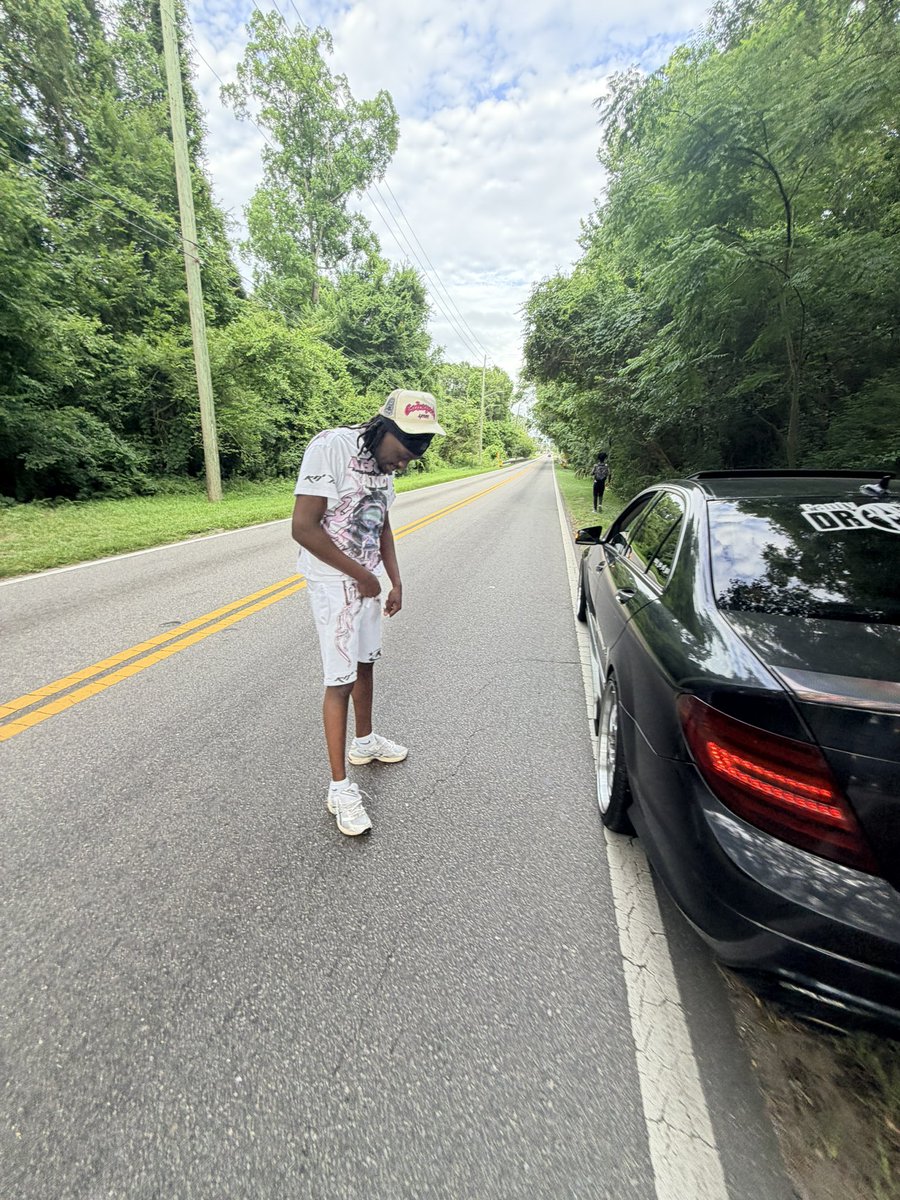 Emanueliqkc's tweet photo. Wyd baby? ⛽️ 🥷🖤

#jacksonville #duval #orlando https://t.co/x1HBlz0Q5a