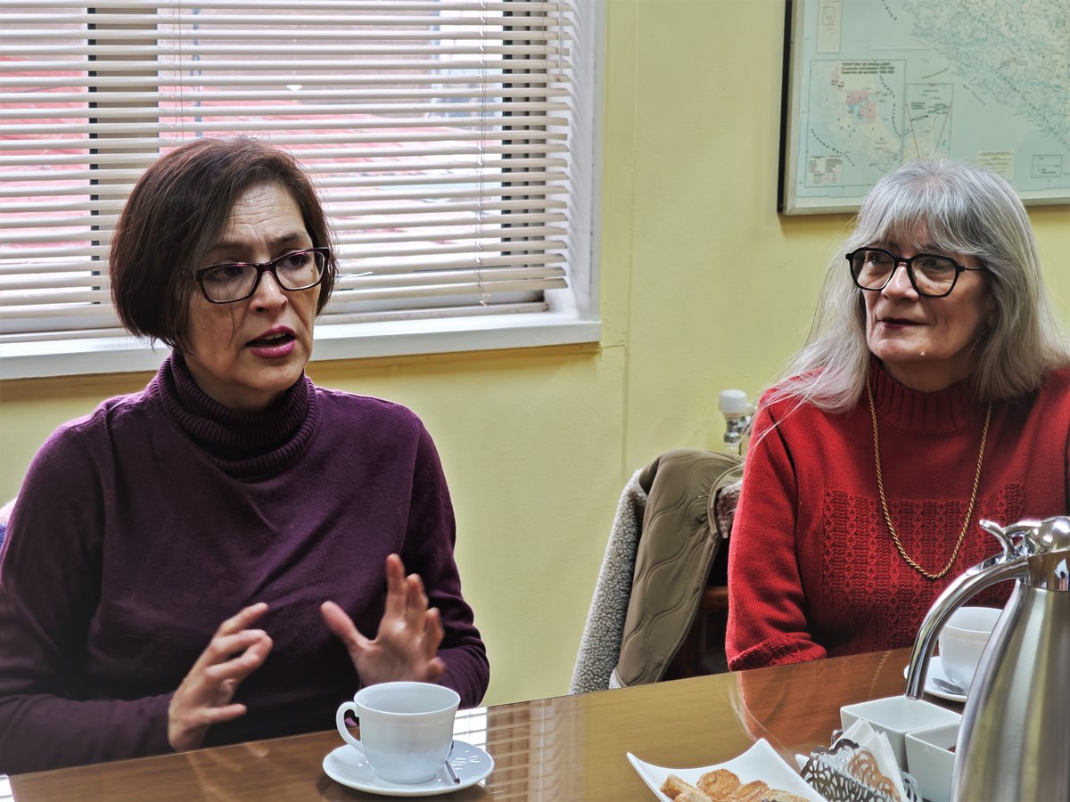 DPPUltEsperanza's tweet photo. El Delegado Liber Lazo Navarro sostuvo reunión con la Directora Regional de @PRODEMU #Magallanes, Ingrid Álvarez Jiménez, junto a la funcionaria de la oficina provincial Marcela Vásquez, para coordinar acciones y fortalecer el trabajo en apoyo a las mujeres de la provincia. https://t.co/xcrxRzPXc6