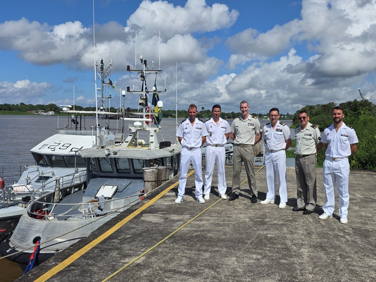 FRDefenseBRASIL's tweet photo. 🇫🇷🇧🇷 Representantes da Missão de Defesa visitaram a 22ª Brigada de Infantaria de Selva, em Macapá (11–12 jun).

🤝 O encontro permitiu conhecer as capacidades da Brigada e trocar experiências sobre os desafios operacionais do ambiente amazônico.

#FrançaBrasil #Defesa #Amazônia https://t.co/70JJpyCYoC
