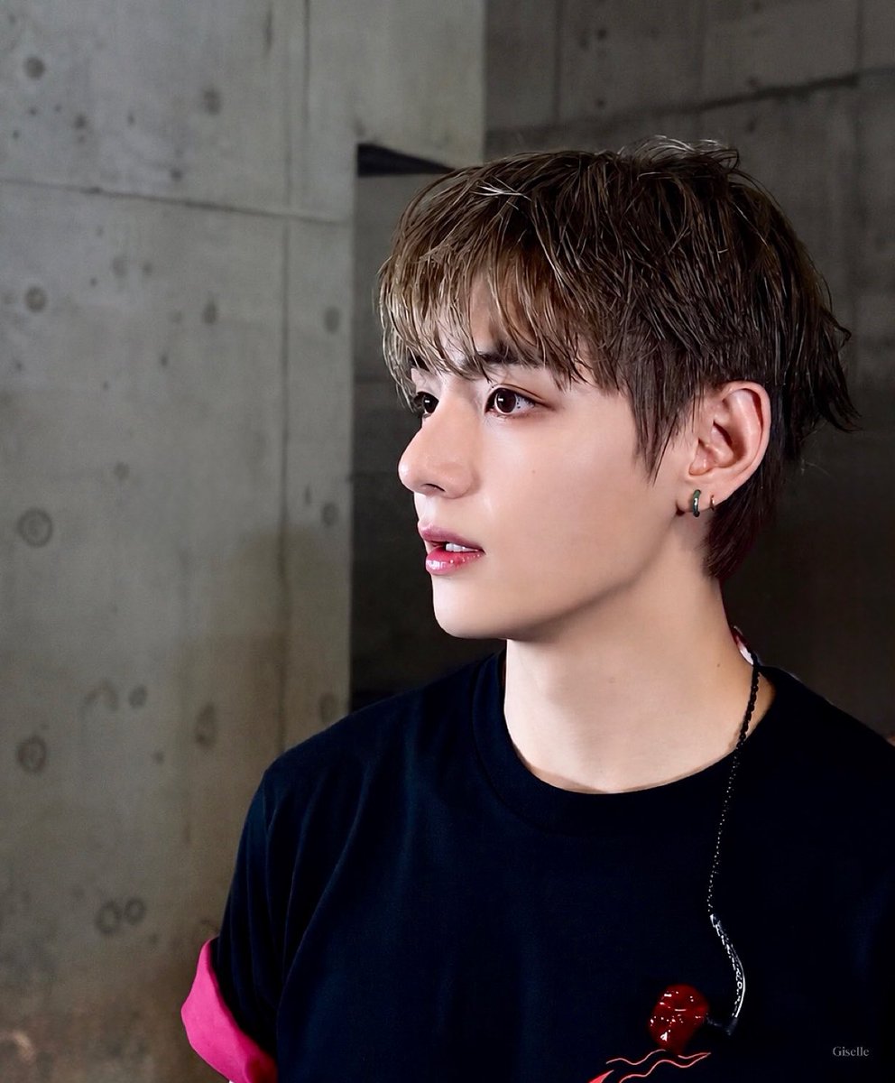 613Giselle's tweet photo. 내 영원한 소년 https://t.co/goDaPCGr06