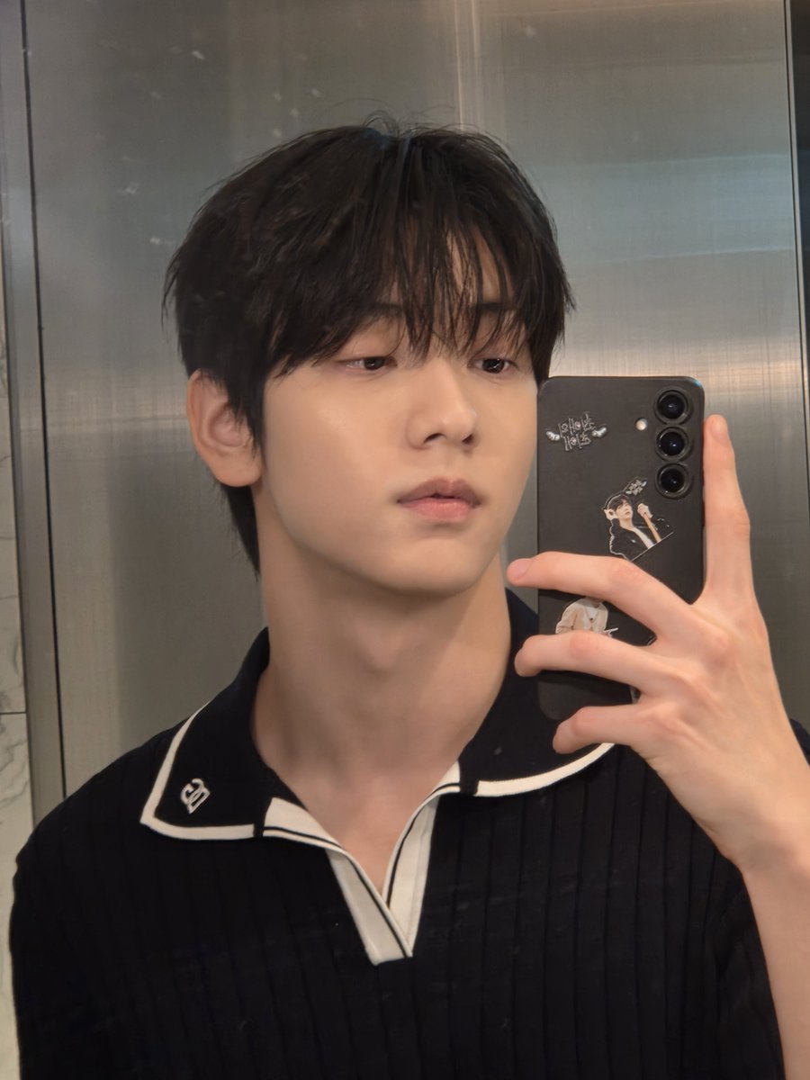 twelve05cm's tweet photo. my dolce&amp;gabbana boy 😌🖤 https://t.co/6LQMe353NY