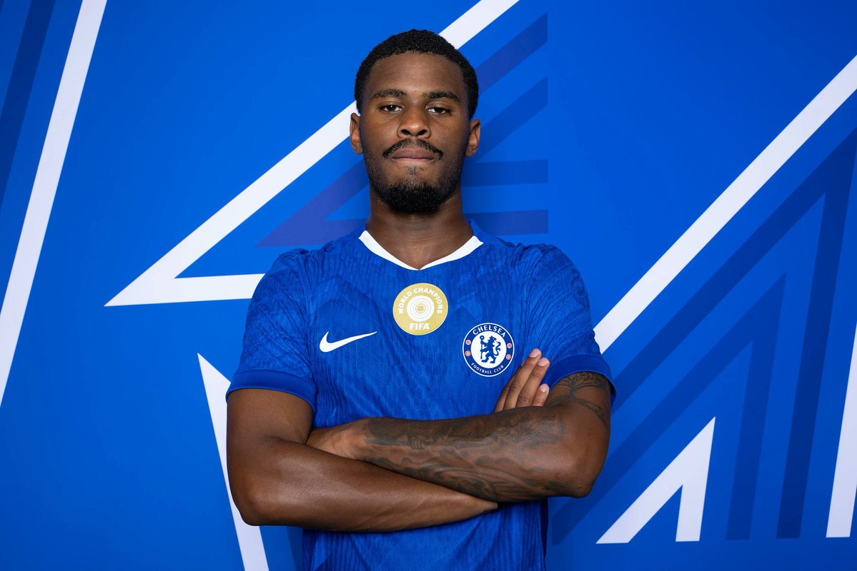 Nino12x's tweet photo. Hato can definitely be our starting left wingback next season, I’m puzzled as to why everyone thinks he can’t play there? 

Lightning fast, has the motor to go up the pitch and back, has shown flashes as a goal scorer and the iq to linkup in midfield. https://t.co/MbWvr2Jxfl