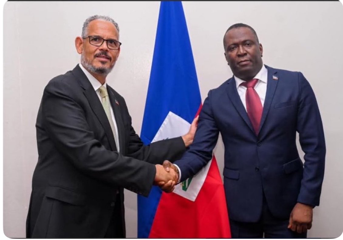 ahpht's tweet photo. Note. Même si ce n’est pas mentionné dans la note officielle relative au dernier voyage du Premier ministre Alix Didier Fils’Aimé aux États-Unis, le ministre de la justice, Me Patrick Pélissier, est le Premier ministre a. i., en son absence, confirme un membre du gouvernement. https://t.co/wcVzrWmRlQ