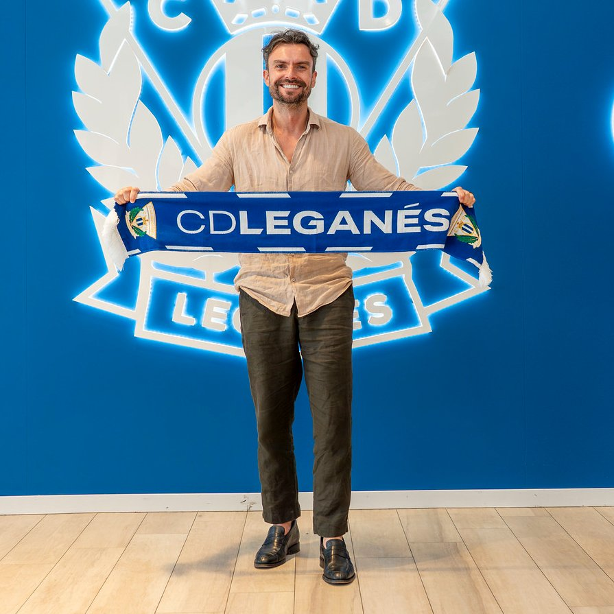 mecolpzprz's tweet photo. Rubén Albés ya es el nuevo entrenador del @CDLeganes . Gran apuesta de los pepineros, muchas ganas de verla. https://t.co/Ae1luUwf5n