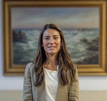 pcorreafon's tweet photo. En los últimos días he visto una entrevista a la ministra de educación y otra a la de salud.
Me impresionó la preparación y el conocimiento en sus respectivas materias, además de la calma y propiedad con que respondían las preguntas.
Brillantes las dos.
@ministeriosalud 
@Mineduc https://t.co/0jpIIieBkz