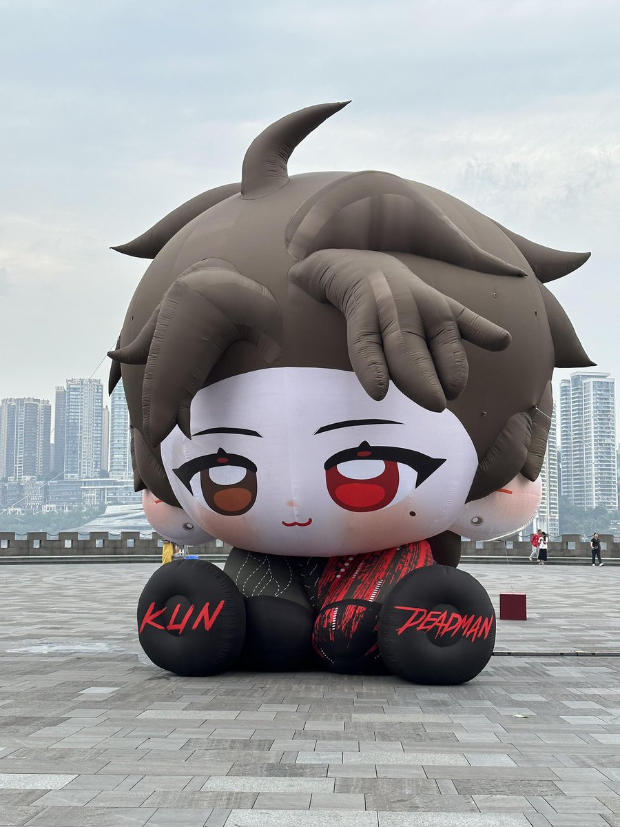 caixukun_diary's tweet photo. KUN deadman inflatable doll!!! it’s deadman style from met gala 2026! the details are sooo cute HSXJSKDK 🥰

cr: 1580466185

#KUN #caixukun #蔡徐坤 @kun_officialx https://t.co/uW6UVW6Kh6