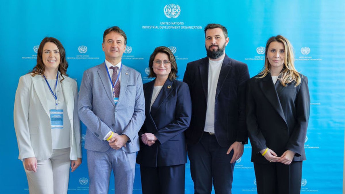 UNIDO's tweet photo. How can entrepreneurship drive #Ukraine’s green industrial recovery? 🇺🇦
In Lviv, #UNIDO and partners brought together government, businesses, academia & civil society to strengthen local economies & advance inclusive recovery.
👉https://t.co/nsjNtFMirM
#UNIDORecoveryProgrammes https://t.co/DD4jgvQlqj