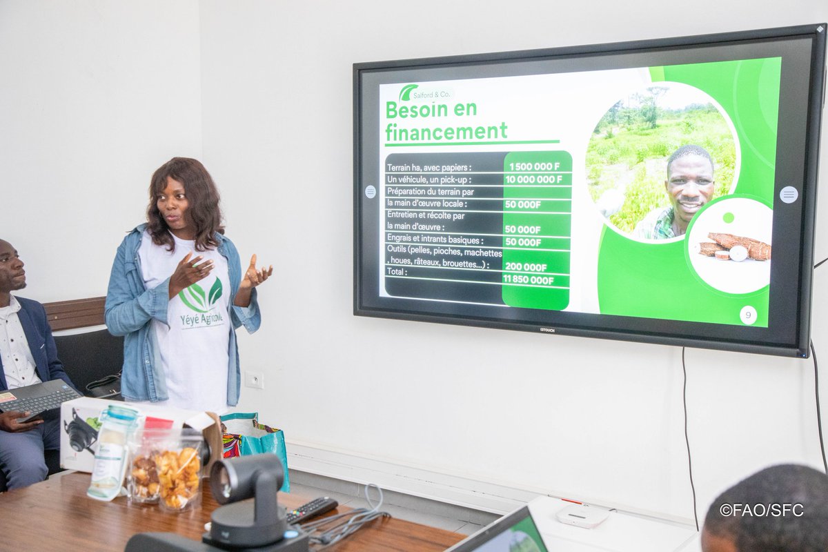 FAOAfriqueCent's tweet photo. Les sessions « Cafés Innovations » du projet #AUP se poursuivent au #Gabon. Après une évaluation technique et des visites de terrain, 15 jeunes entrepreneurs agricoles ont présenté leurs projets innovants devant un jury pluridisciplinaire. #AgricultureUrbaine  #FAO #CEMAC https://t.co/IhzsgfXeZX