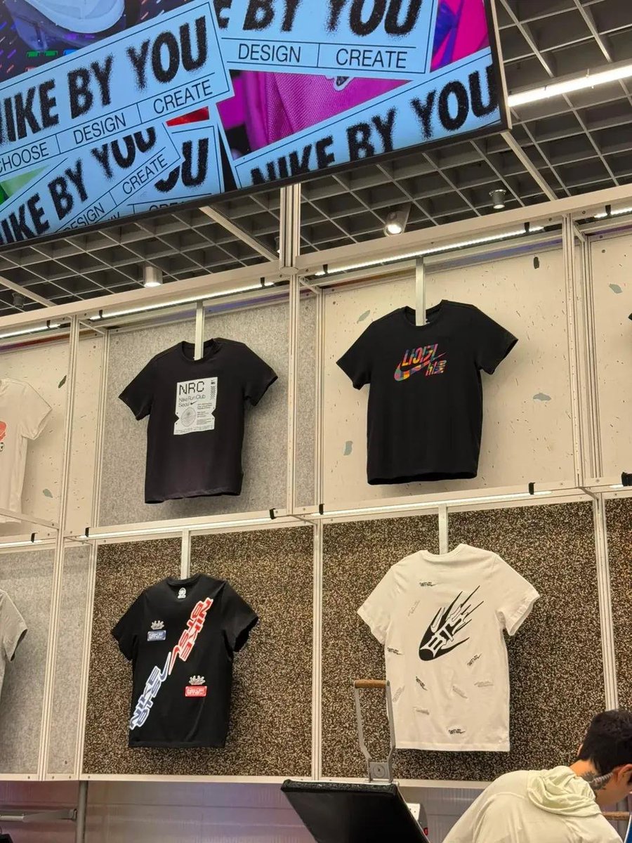 taebynae's tweet photo. ARMY kalo besok aku jastip NIKE BY YOU X BTS ada yg mau titip kah?
Bisa custom patchnya (contohnya seperti di gambar)

Boleh reply atau dm aja ya 
#Jastip #NIKEBTS #JASTIPBTS #JASTIPNIKE  #bts #nikexbts 
#jastiptaebynae https://t.co/mwRn7YReVG