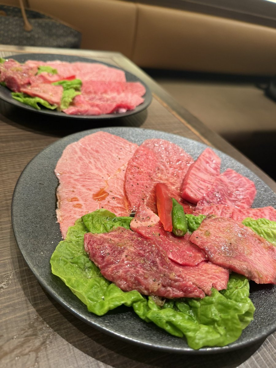 MASA35090554's tweet photo. 今日はお昼に焼肉KINTAN行って、
夜はサーモンと茄子とトマトの和風パスタ〜にんじんの葉を添えて〜を作ったよ☺️
ミニトマトのマリネもいい感じ♪ https://t.co/264HW3Ogxl