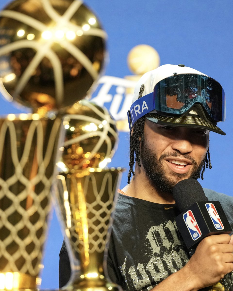 SLAMonline's tweet photo. Crown the victor. https://t.co/VlWe9Qw15u