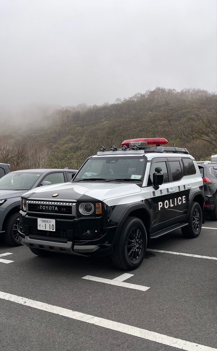 Suzuki_M223's tweet photo. @Mabo_GG3S 今年の那須岳の開山祭で見かけてネットにあげたあと
未公開だったことを知り消したやつ
焦って消した
#ランクルパトカー https://t.co/mY3GGSM9ZN