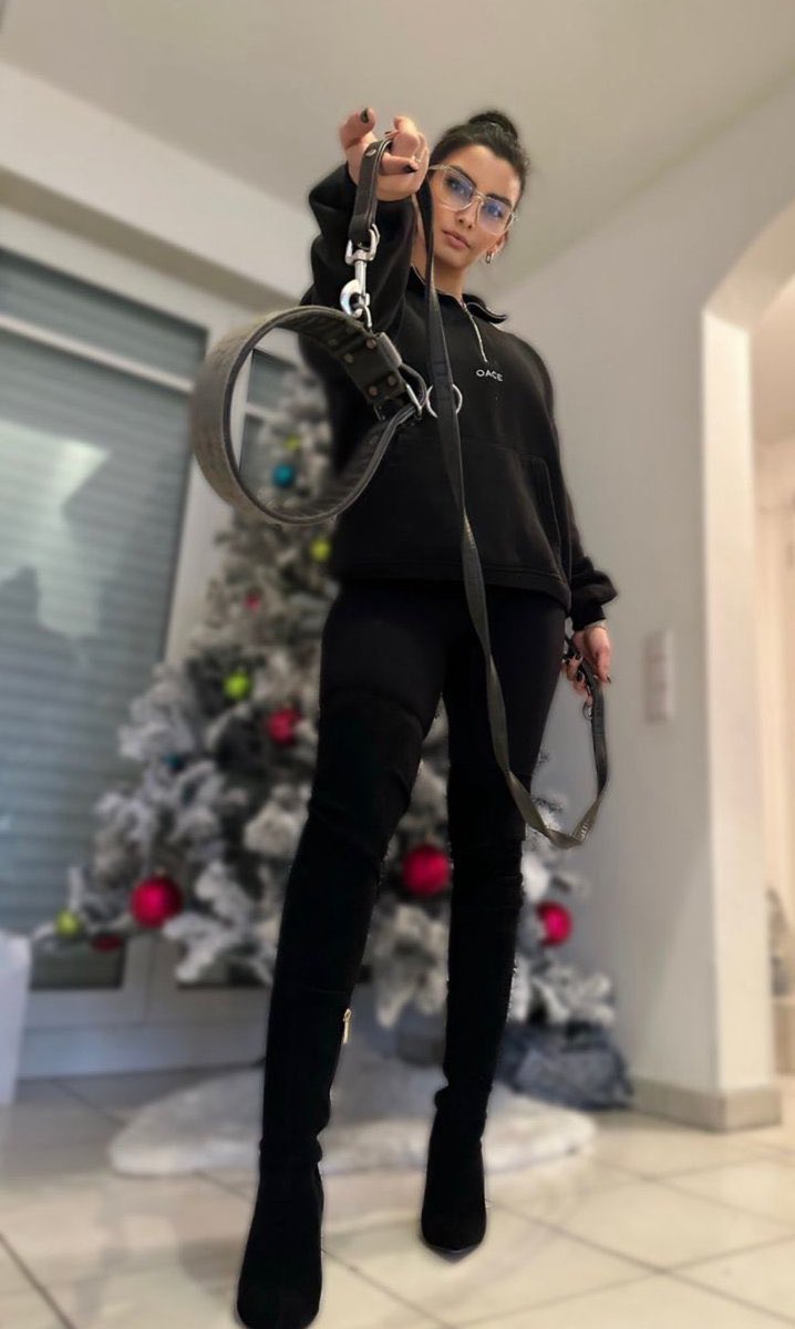 cleoluxe_'s tweet photo. Du bist der Nächste 🥵Mein Welpe zu sein, damit du ein Halsband anlegen kannst🫵🙇🧎
Like und retweet 👍
Dm mit tribut 💸
Mein Telegramm 💬

https://t.co/vjhPmgO6WA https://t.co/N01BGzrllc