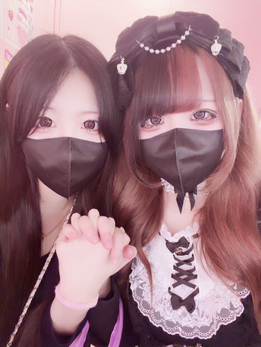 カス tweet media