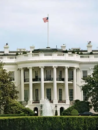 valuetainment's tweet photo. JUST IN: Anthropic executives are meeting with U.S. government officials today in an effort to restore access to its Fable 5 and Mythos 5 models. https://t.co/OtPDA6Lefj
