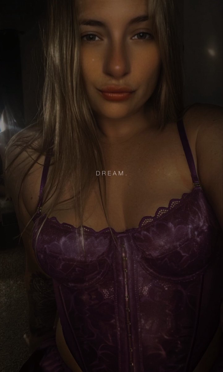 DLBxPEACHES's tweet photo. I bet you dream about me 💭 

#contentseller #nsfwtwt #footfetısh #submissive #internetgirlfriend #onlyfans #contentcreator https://t.co/P1UijABw3b