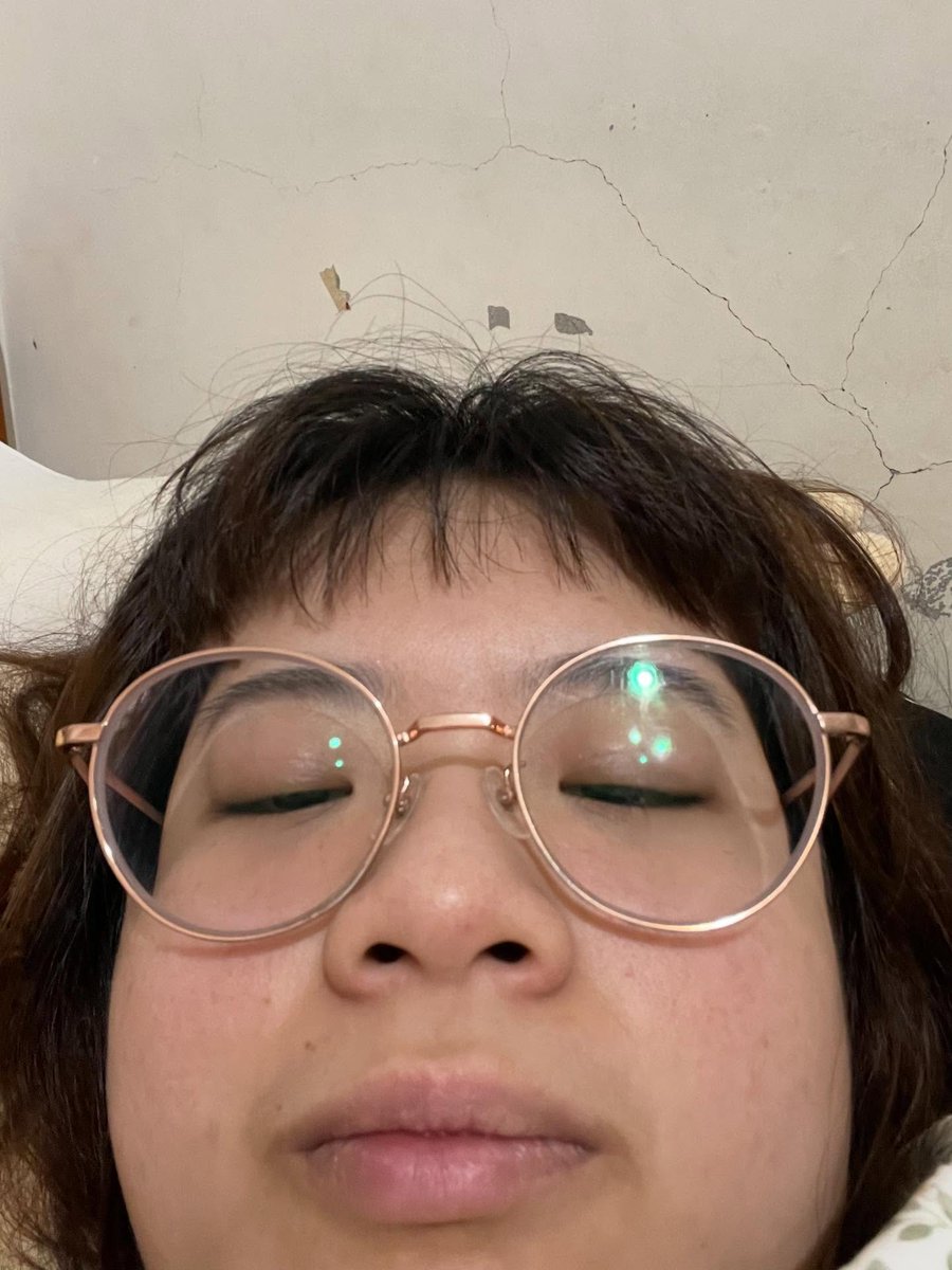 pbeorho's tweet photo. 想問一下
有在吃鮑魚的男生 
會把女生流出來的水吞下去嗎？🤔
#其實我長這樣 https://t.co/es085D3nr6