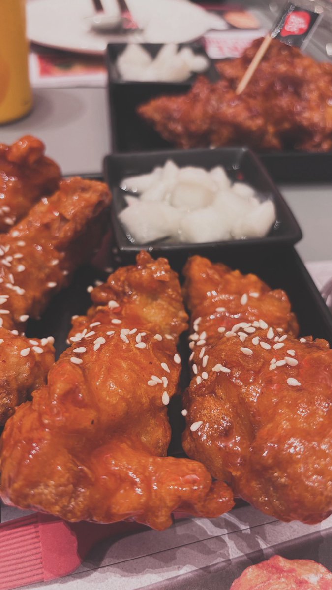 bxbble_b's tweet photo. 🍗🍯 https://t.co/gTVFkoO70K