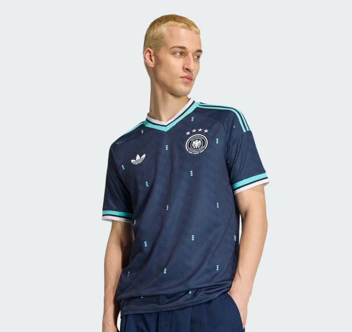 bunsaecred's tweet photo. it might not make sense to anyone else but the home jersey is kaiser and the away one ness https://t.co/rkENS0h3ms