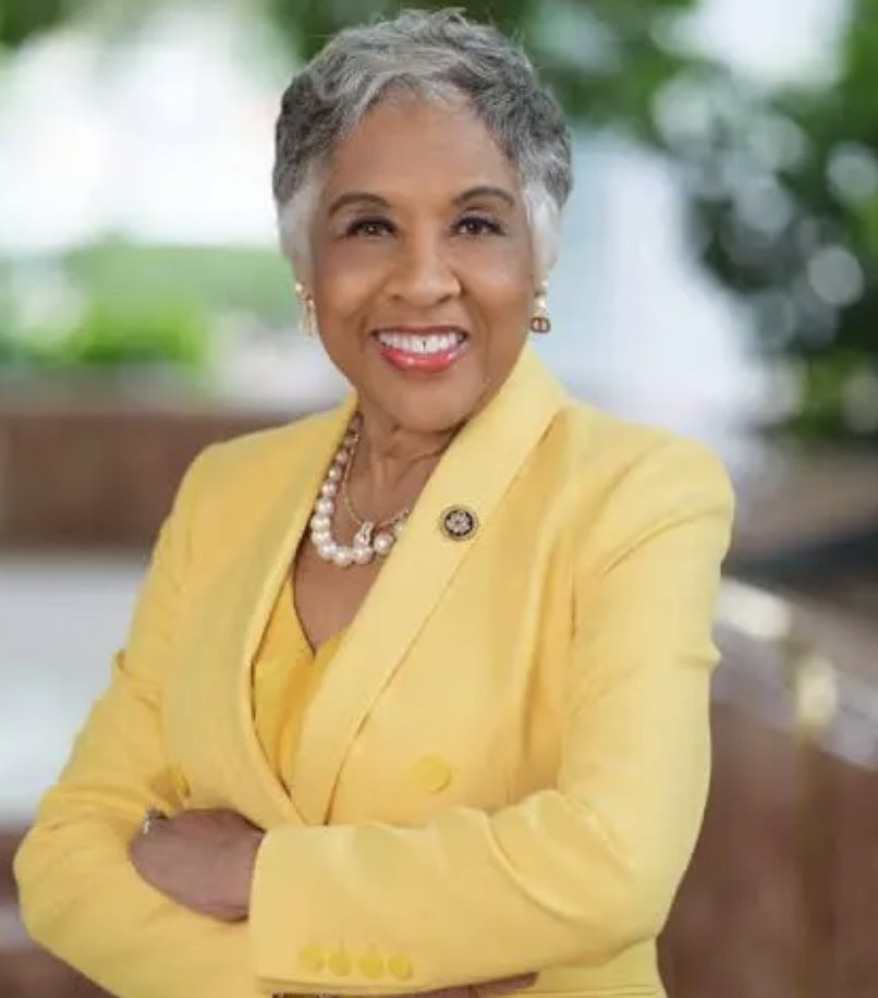 funder's tweet photo. Congresswoman Joyce Beatty sued to protect the Kennedy Center after Trump's name was illegally plastered on it. Thanks to her relentless fight, a judge ruled in her favor, and the name has been ripped down.  Full story here: 👇
https://t.co/TELyr4FaLt https://t.co/KjRwCANlmR