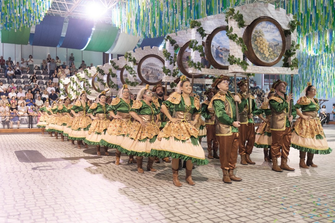 JFBucelas's tweet photo. No dia 13 de junho a Marcha da Freguesia de Bucelas fez a sua apresentação no Pavilhão Paz e Amizade em Loures.
A Marcha da Freguesia de Bucelas, apresentou este ano o tema “Rota Histórica das Linhas de Torres”, celebrando um dos mais marcantes legados históricos da região. https://t.co/9v67aQSq2j