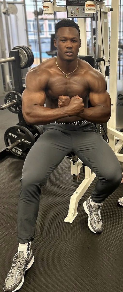 PeteKinng's tweet photo. Cash fags and paypigs to the front. Be a good 🐷 to your MASTER. Dm now. 

#cashmaster #paypig #findom #bnwo https://t.co/jTJLYe2zHG