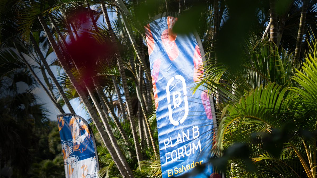 PlanBElsalvador's tweet photo. It has been almost half a year since the Forum in El Salvador.

Warm weather, Bitcoin conversations, surf, sunsets and a community that keeps growing.

We are already looking ahead to 2027.

Escape the winter and join us in the El Salvador experience with Bitcoiners from around the world.

We’ll be waiting for you.